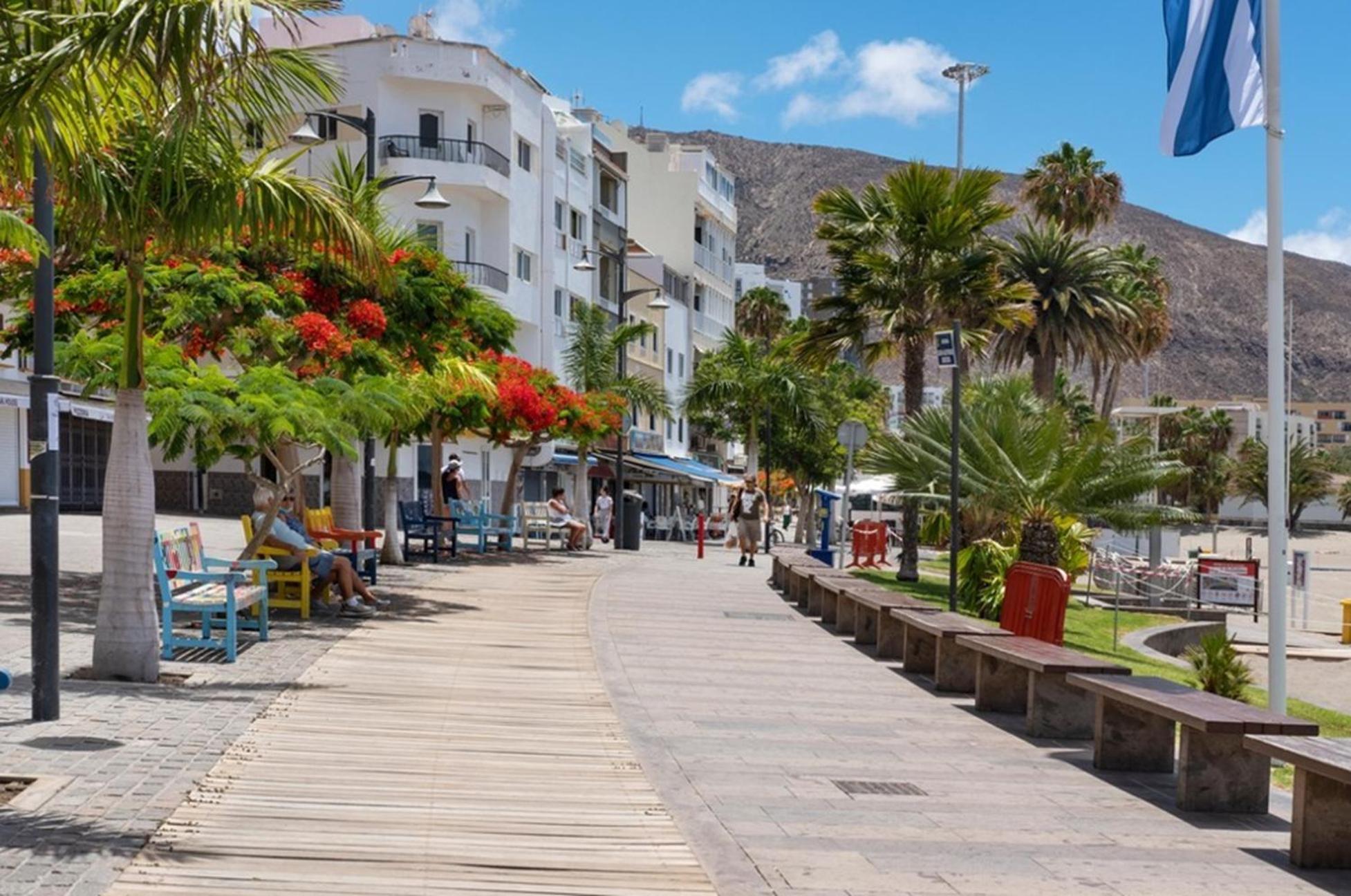 Few Steps From The Beach Hostel In Los Cristianos Arona  Luaran gambar