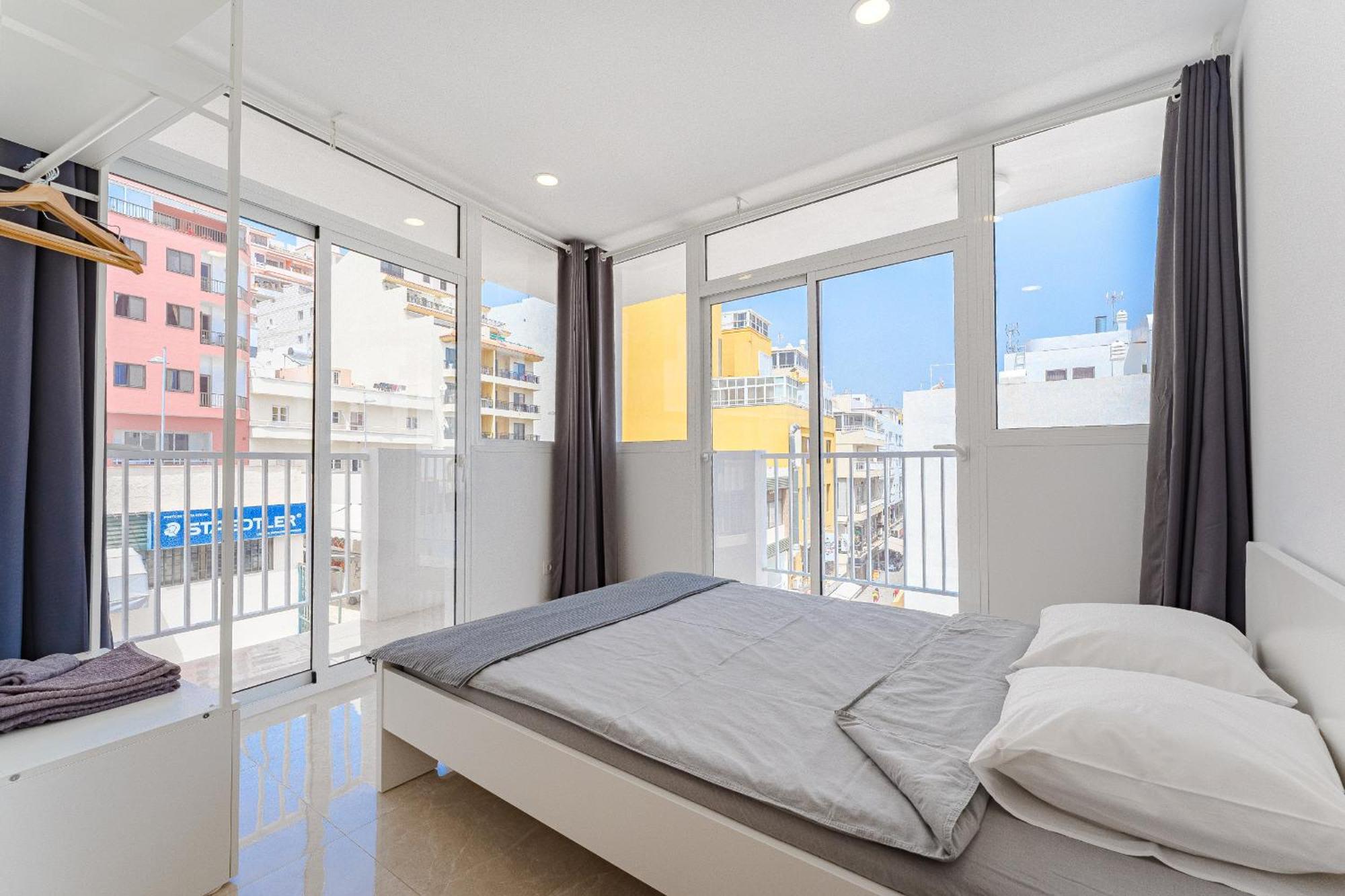 Few Steps From The Beach Hostel In Los Cristianos Arona  Luaran gambar