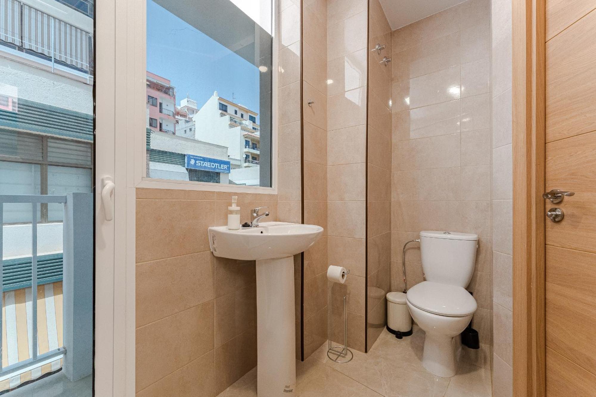 Few Steps From The Beach Hostel In Los Cristianos Arona  Luaran gambar