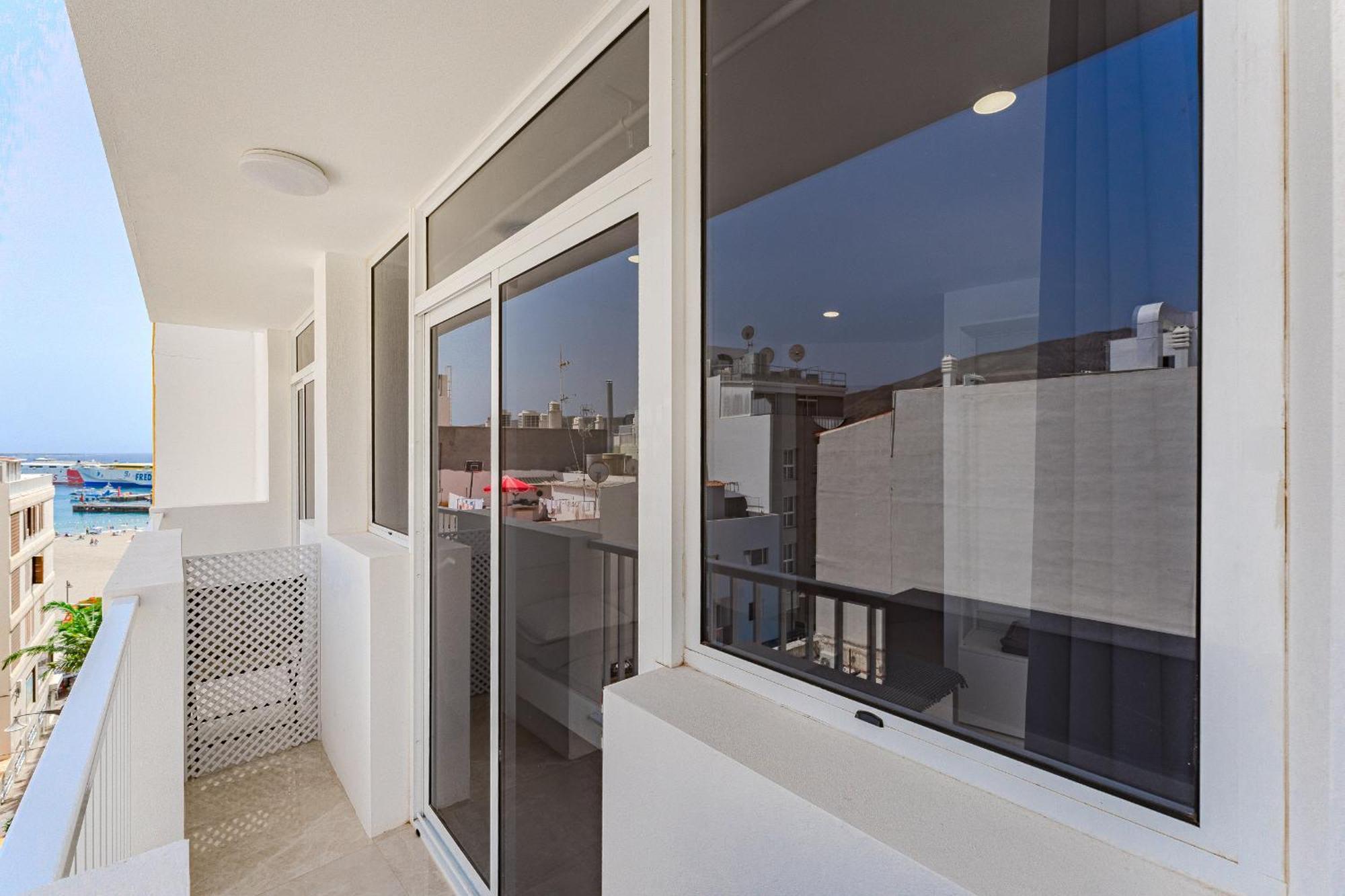 Few Steps From The Beach Hostel In Los Cristianos Arona  Luaran gambar