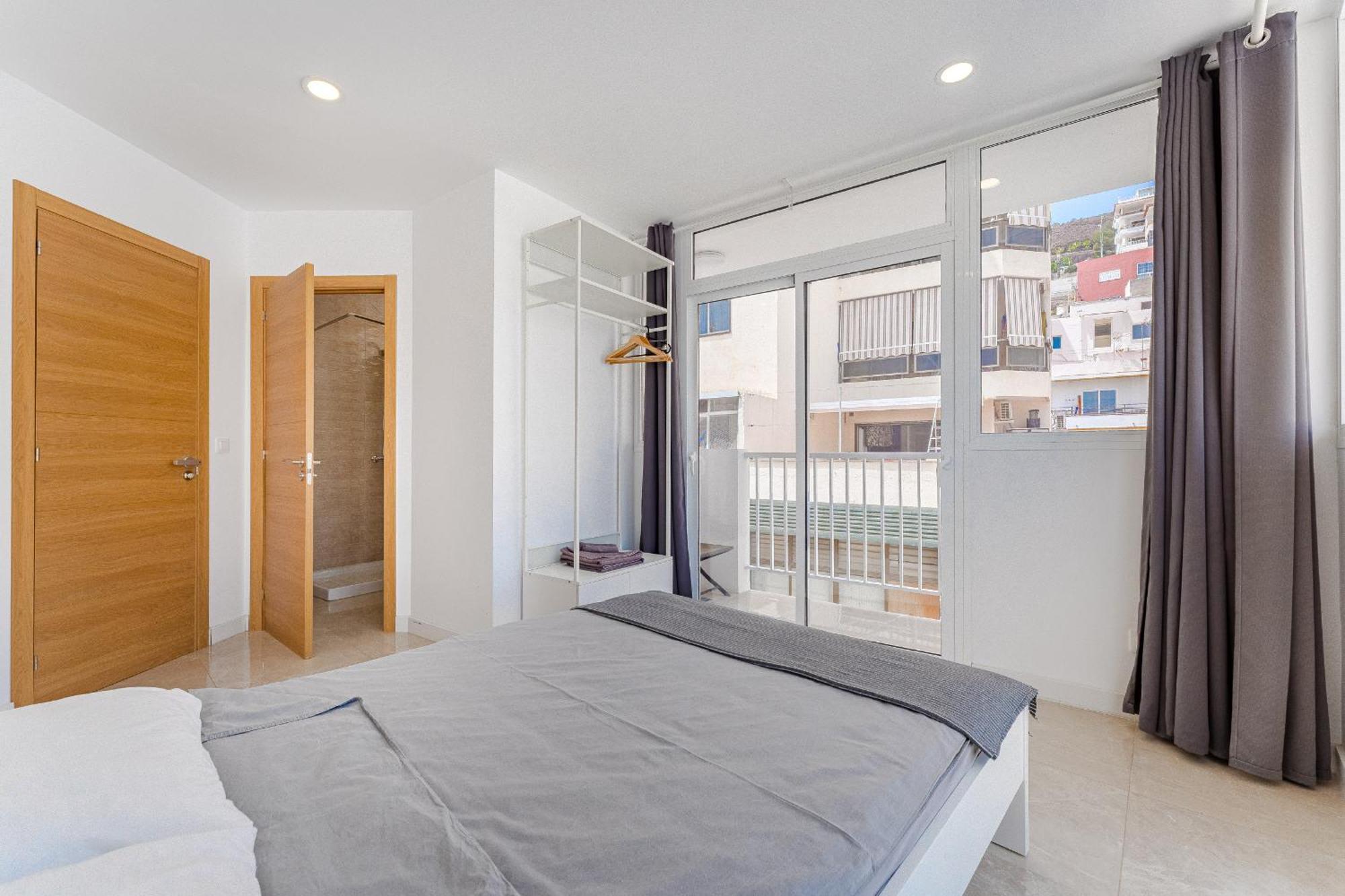 Few Steps From The Beach Hostel In Los Cristianos Arona  Luaran gambar