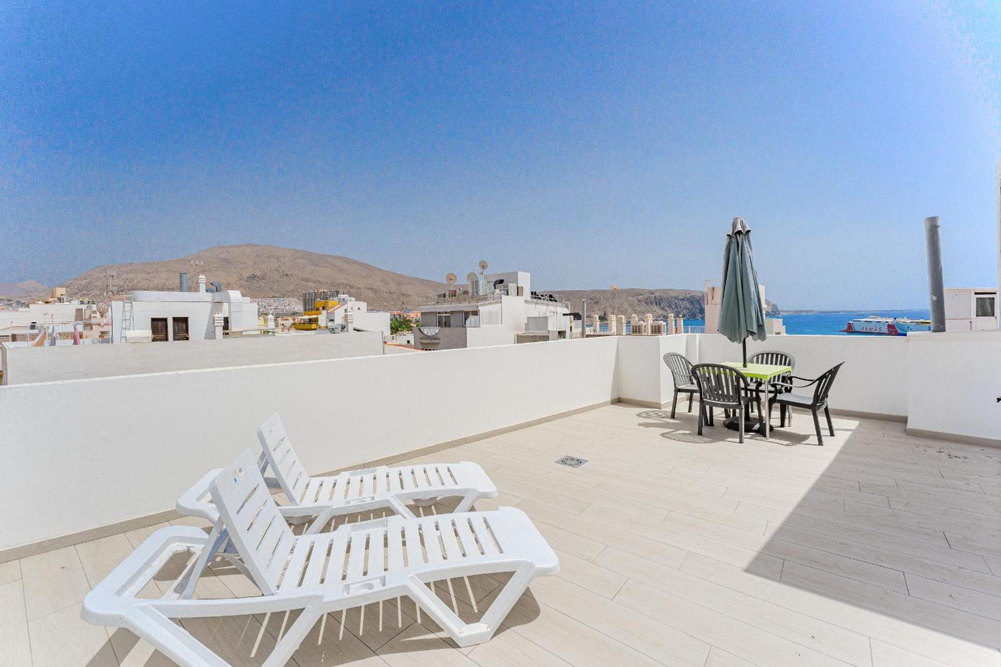 Few Steps From The Beach Hostel In Los Cristianos Arona  Luaran gambar